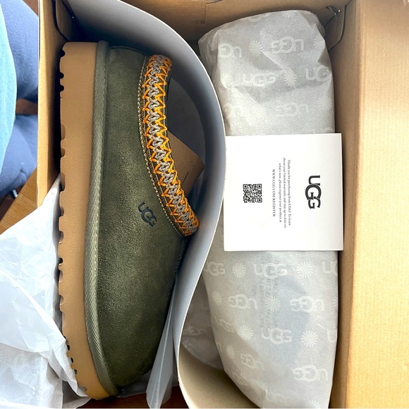 UGG Tasman Slippers NWT - Picture 6 of 7